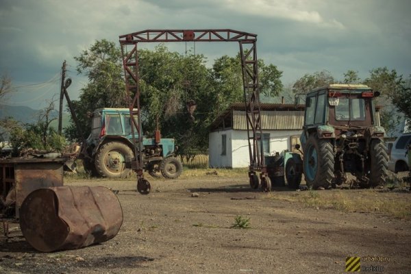 Заброшенный трактор МТЗ 80