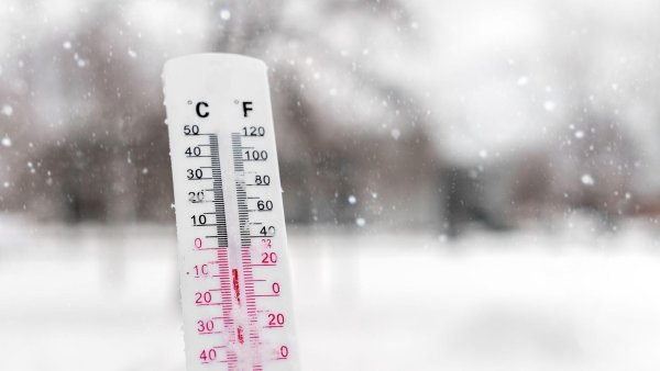 Уличный термометр зимой