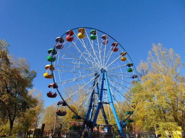 Парк Гагарина Новокузнецк аттракционы