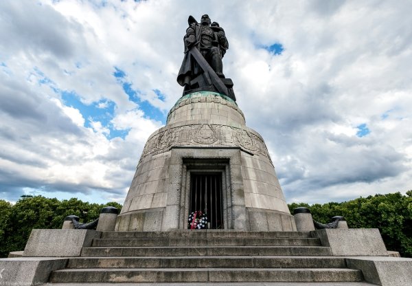 Трептов-парк мемориал в Берлине