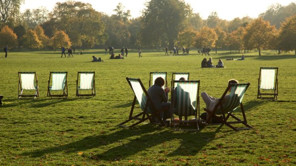 Люди в лондонских парках