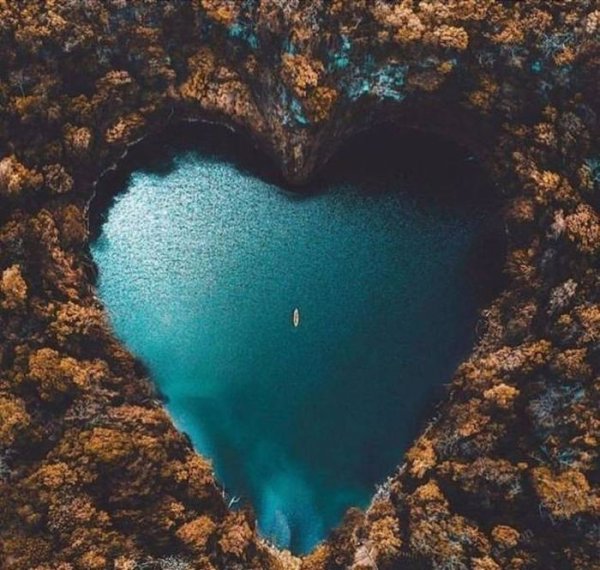 Озеро в форме сердца