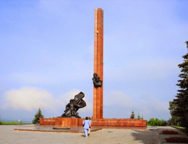 Вечный огонь Уфа парк Победы
