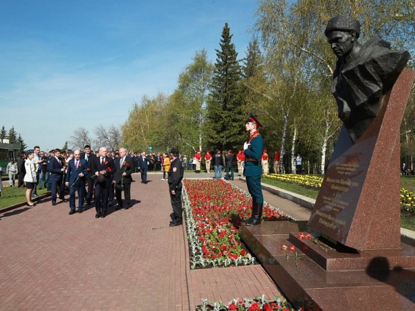 Вечный огонь Уфа парк Победы