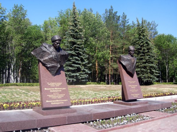Бюст Генерала Шаймуратова в парке Победы Уфы