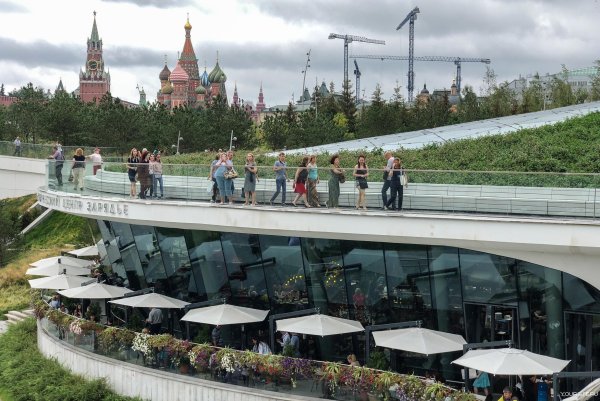 Москва парк парк "Зарядье"