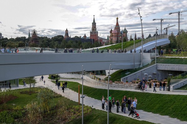 Парк на красной площади в Москве Зарядье