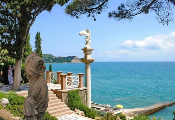 Парк Парадиз в Партените Крым