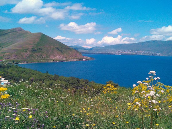 Природа озеро Севан