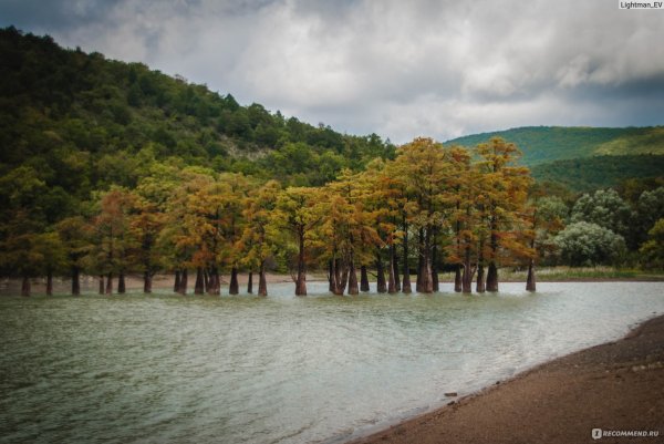 Кипарисовое озеро Геленджик