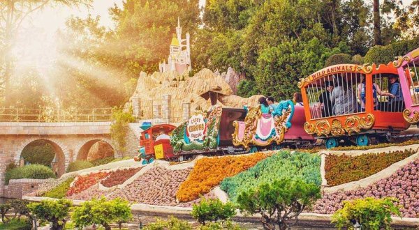 Fantasyland Диснейленд Париж