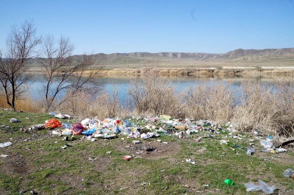 Мусор в реке Татарстан