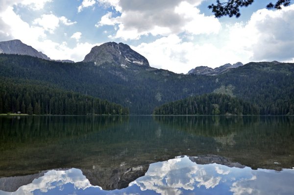 Черное озеро Жабляк Черногория