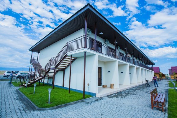 Базы на озере Алаколь