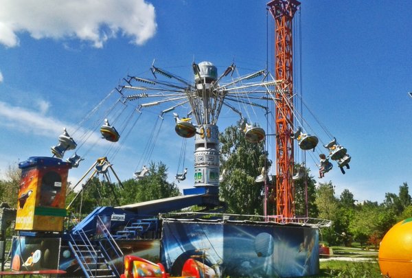 Парк развлечений Арлекино в Барнауле