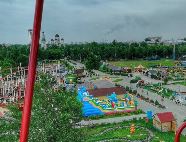 Парк Арлекино Барнаул американские горки
