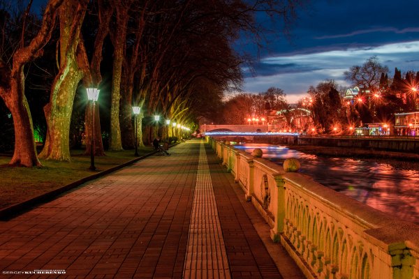 Набережная Сочи ночью