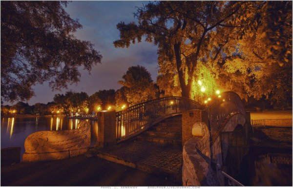 Парк Горького Москва ночью