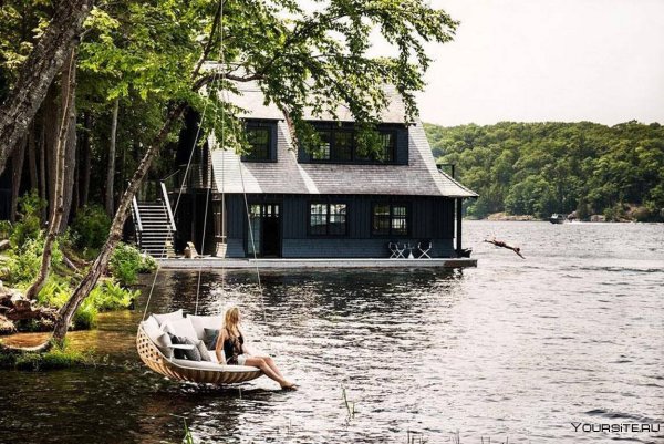 Домик у реки в Йёльстере. Норвегия