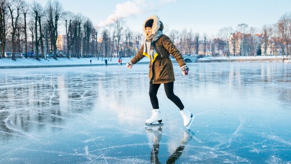 Кататься на льду