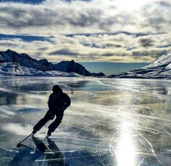 Хоккей на льду озера