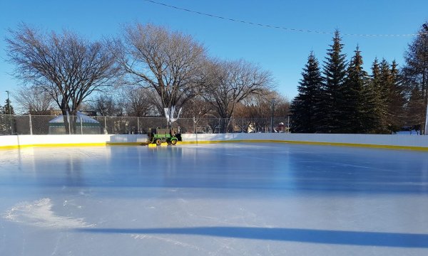 Скитские пруды каток