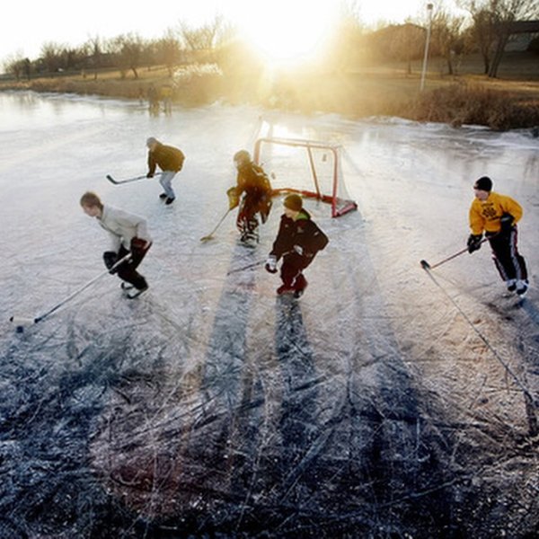 Хоккей на озере