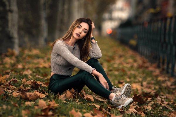 Фотосессия девушки в парке