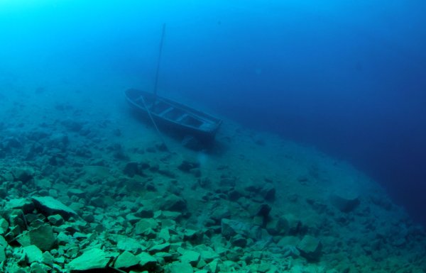 Дно Телецкого озера