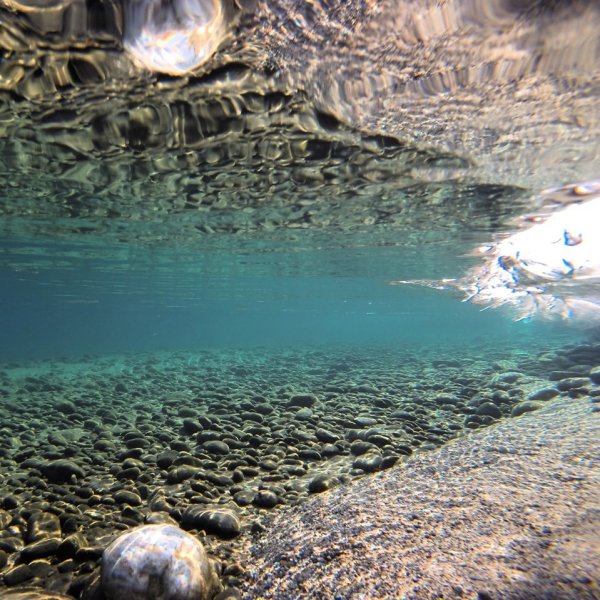 Озеро под водой