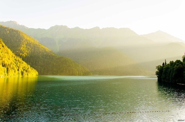 Озеро Рица Абхазия утро