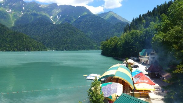 Горы озеро Рица