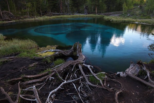 Гейзерное озеро Алтай