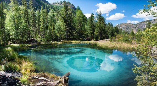 Гейзерное озеро Алтай