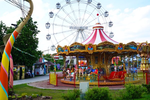 Крылатское парк аттракционов