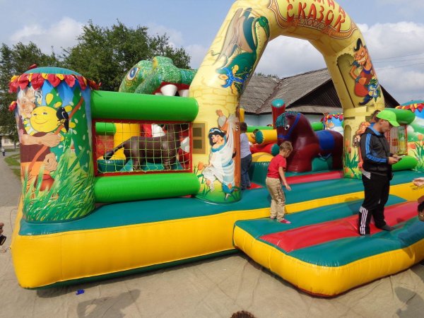 Аттракцион батут