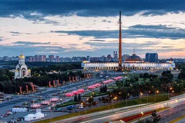 Поклонная гора в Москве фото