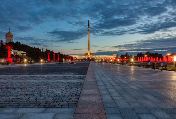 Парк Победы Москва ночью