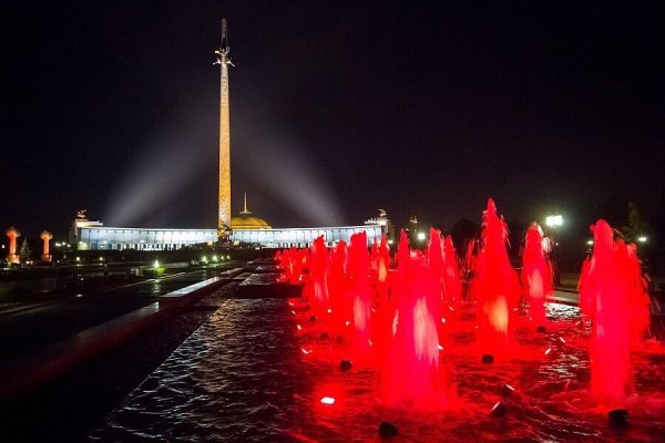 Поклонная гора в Москве фонтаны