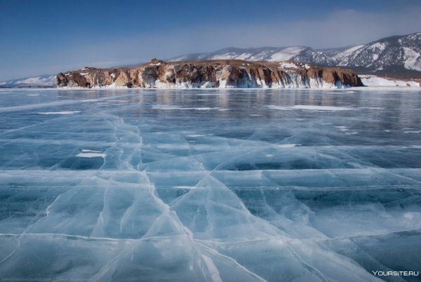 Озеро Байкал зима