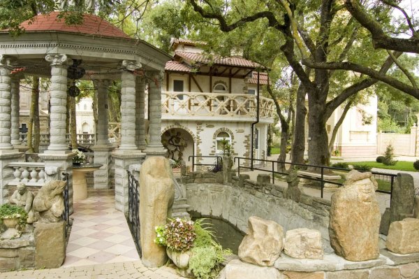 Кабардинка парк старый город