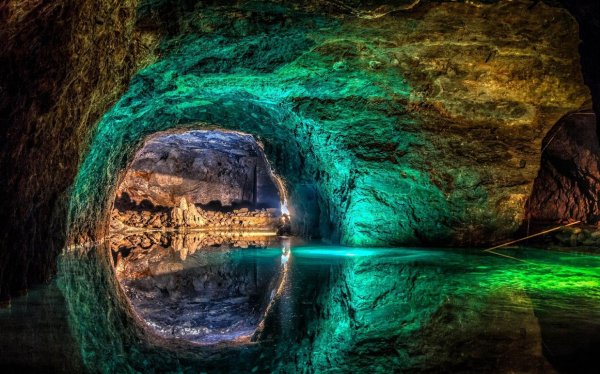 Подземное озеро Seegrotte