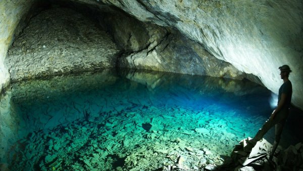 Подземное озеро