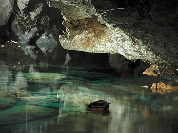 Ледяная пещера Кунгур озеро