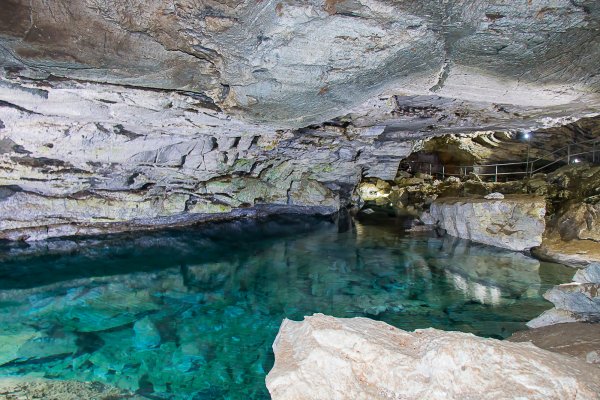 Кунгурская Ледяная пещера подземные озера