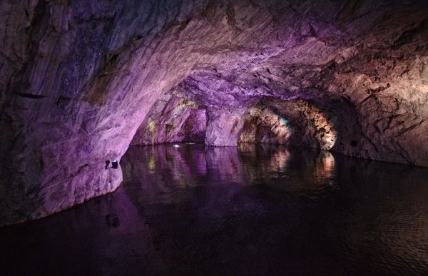 Рускеала подводная пещера