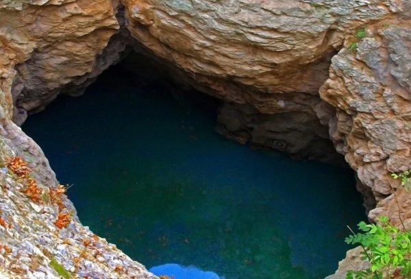 Гора Машук и озеро провал Пятигорск