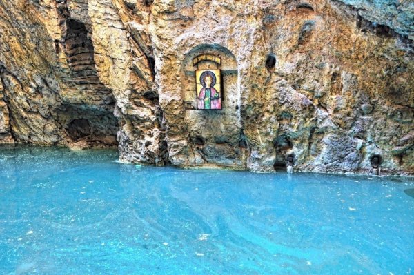 Грот провал в Пятигорске