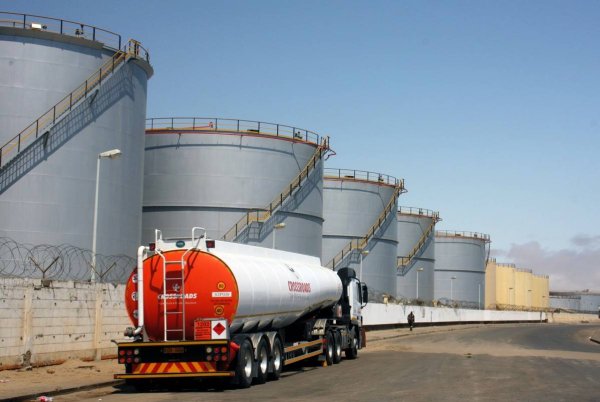 Склад нефти нефтепродуктов резервуарный парк