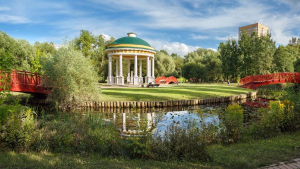 Ротонда в парке Яуза